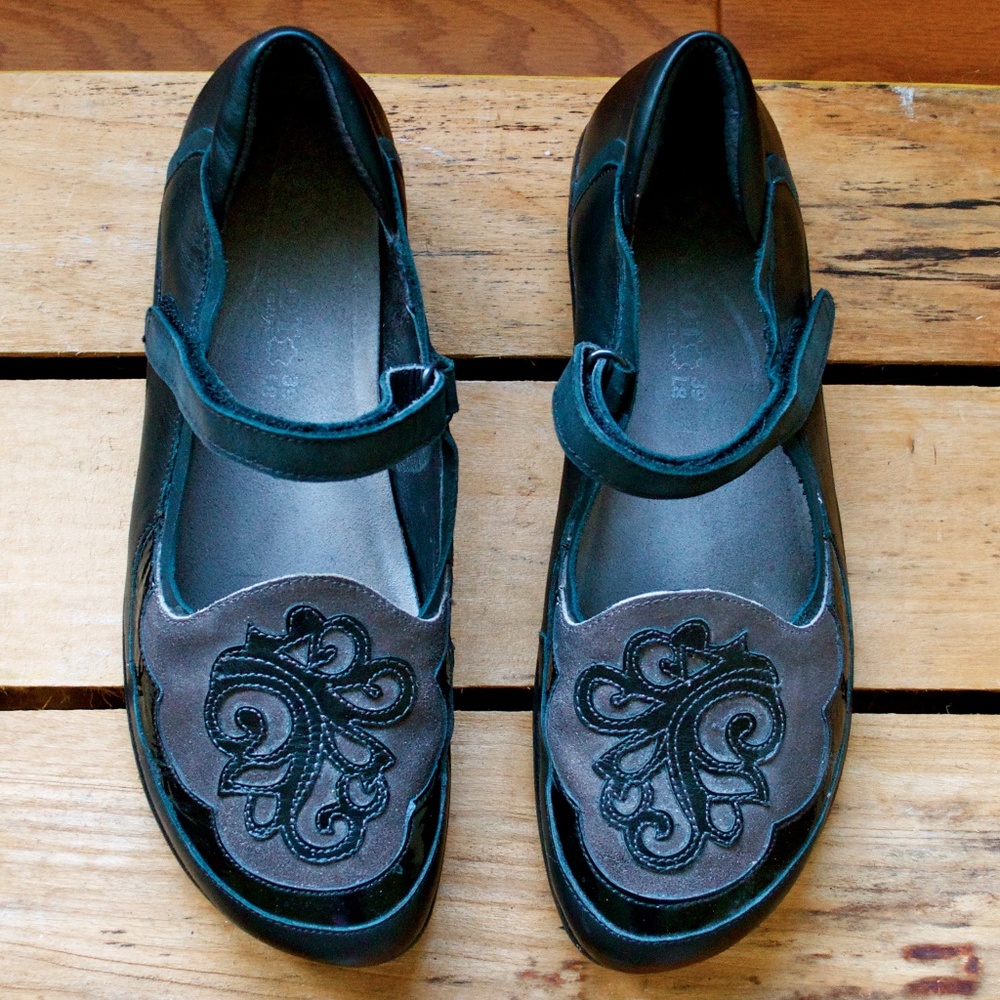 NAOT Black Motu Sz 39